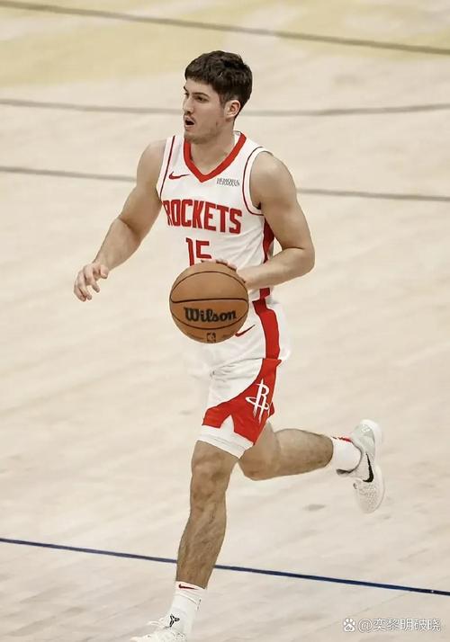 张佳玮:持球组织的差异 让KD累死 谢泼德运球到前场基本只剩15秒