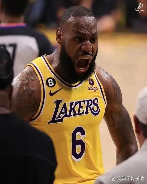 非常可以！浓眉半场12投6中得16分8板 得分篮板皆全队最高