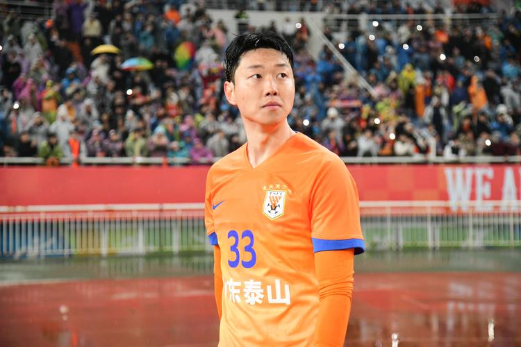 鲁媒谈中超争冠:本赛季冠军之争注定惨烈,最后赢家需要一定运气