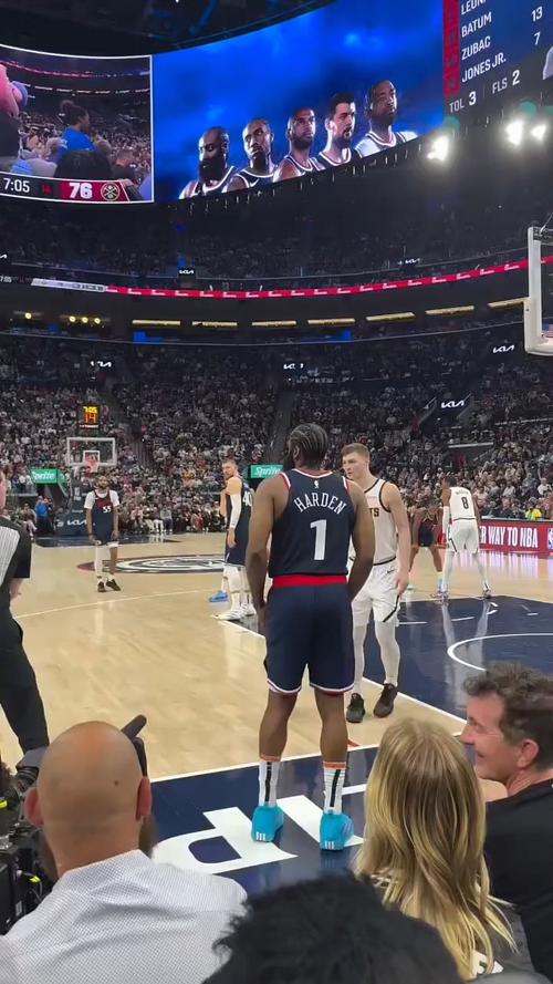 哈登:一直在练祖巴茨和科林斯的配合 喜欢这种随机应变的打法