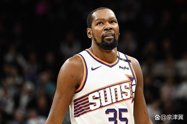 杜兰特：我从来不喜欢独断专行 要赋能周围的人&让他们变更好