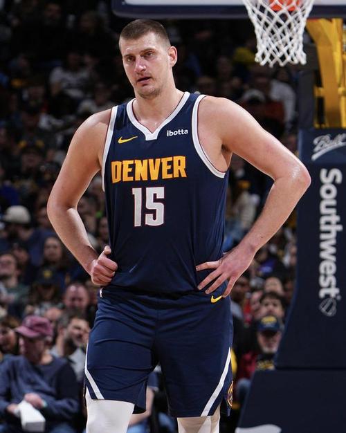 开季三连三双！约基奇10中9高效砍下25分19板10助2断1帽