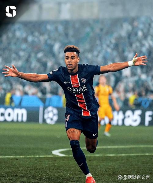 希望无碍，杜埃赛后拄拐离场，此前报道称可能面临长期伤缺