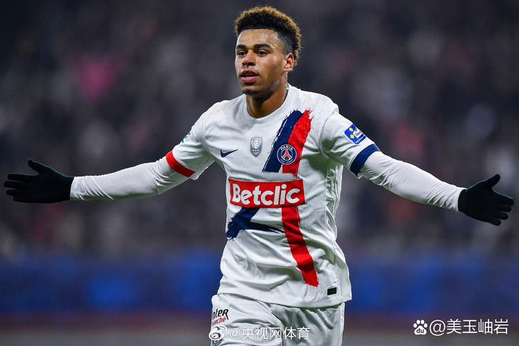 祝好！杜埃突破中倒地十分痛苦，法媒称可能长期缺阵