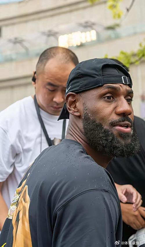 夸梅：詹姆斯一个电话他的团队就会找上你 他们就像黑手党一样