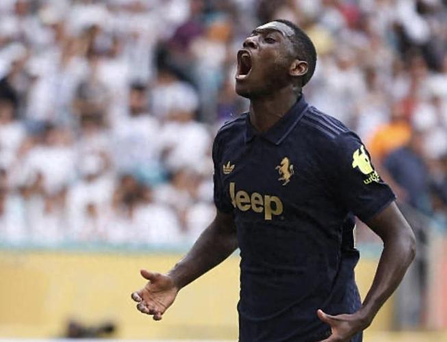 记者:穆阿尼对阵曼联时下巴受伤,但伤情目前并不值得担忧