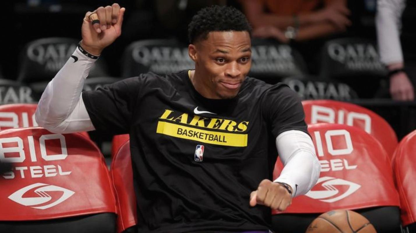 小里弗斯：狄龙跟威少一样充满愤怒和激情 威少场下是最温柔的人